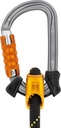 M095AA00 CAPTIV ADJUST Carabiner positioning bar combined with an ADJUST rope adjuster